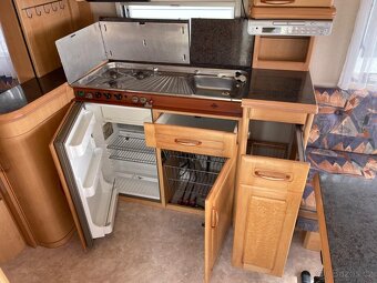 Hobby Exclusive 495, 4 osoby, bojler, sprcha, fr.postel - 11