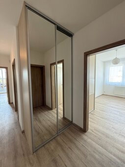 Pronájem bytu 4kk s velkou terasou - Praha, Dolní Měcholupy - 11