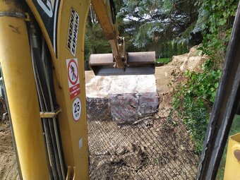 Zemní a výkopové práce traktorbagrem Caterpillar 428 - 11