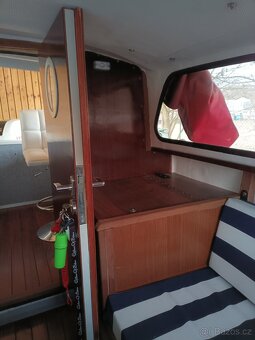 Kajutová loď CAFFE CRUISER, solární nabíjení - 11