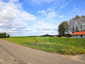 Prodej stavebního pozemku pro bydlení, 7587m2 - Uhersko, okr - 11