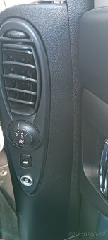 MPV Fiat Ulysse 2008 2.2 JTD 7 místné - 11