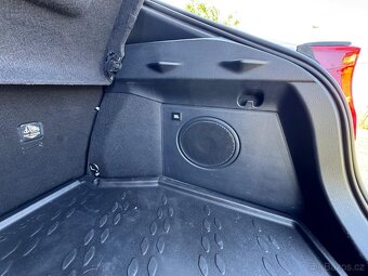 C-HR 2.0 GR - JBL - 11