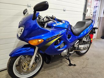 Suzuki GSX 600 F - 11