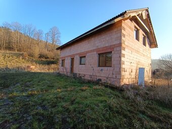 Hrubá stavba RD 5+kk, pozemek 2 184 m2 - 11