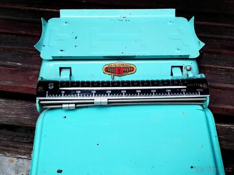 Retro stará mechanická váha pro domácnost - 11