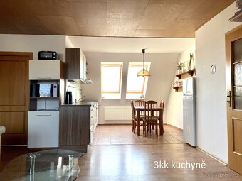 Prodej domu, bytu 4kk, 3kk, 2kk (250+120+50m2), klidná ulice - 11