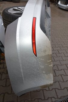 Dveře zadní blatník sklo kufru kufr Octavia III krátká combi - 11
