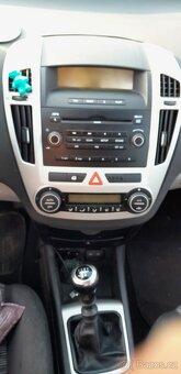 Kia Ceed 1,6 l - 11
