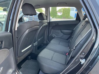 Hyundai i30 1.6 CRDI 85kW - 11