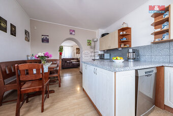 Prodej rodinného domu, 308 m², Netvořice, ul. Zelená - 11