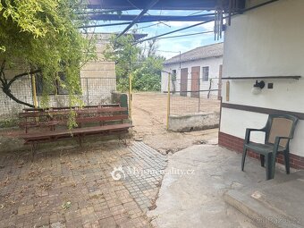 Prodej rodinné domy,  zastavěná plocha 77 m2 + sklep, dvůr,  - 11