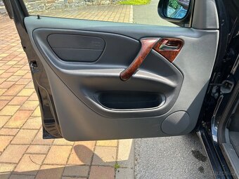 Mercedes-Benz ML 320i 160 kW 4x4 Top stav - 11