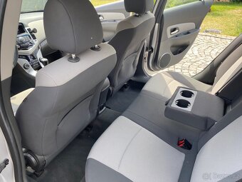Chevrolet Cruze 1.6i 83 kW, sedan - 11