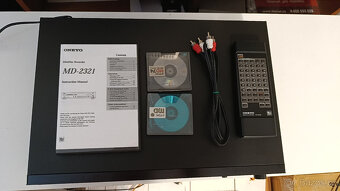 ONKYO MD-2321 Stereo Minidisc Recorder + DO - 11