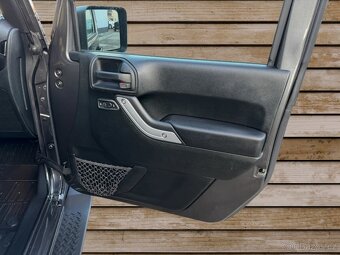 JEEP WRANGLER JK SAHARA PENTASTAR - 11