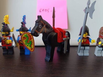 LEGO Castle 6105 Medieval Knights - 11