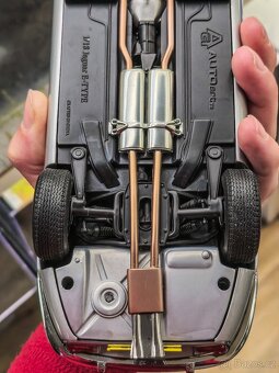 Jaguar E- Type 1:18 Autoart - 11
