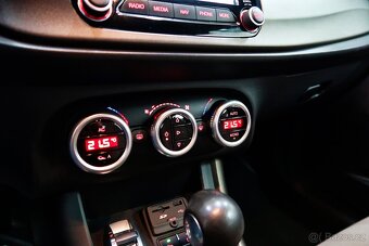 Alfa Romeo Giulietta 2.0 JTDM 129kW, A/T ZÁRUKA, TURISMO - 11