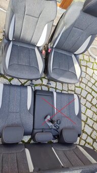 Prodám - kapota, dveře, 5dv karoserii kastli, skelet Kamiq - 11