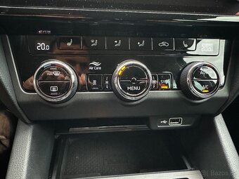 Škoda Octavia combi 1.5 TSI - 11