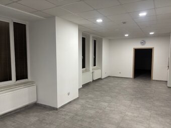 PRONÁJEM OBCHODNÍCH PROSTOR / KANCELÁŘE LITOVEL - 11