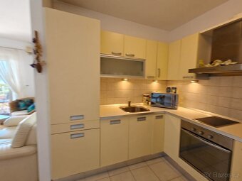 Plně zařízený apartmán jen 100 m od moře – Trogir, 240.000 € - 11