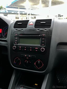 Volkswagen Golf 1.4 55kW | r.v. 2004 | STK 2027 | Velmi udrž - 11