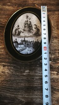 Staré svaté obrázky a soška. - 11