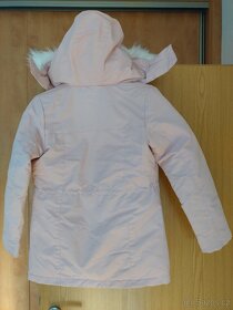 Prodám dívčí zimní kabátek Reserved vel. 146 - 11