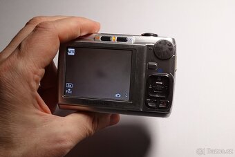 Olympus FE-310 - 11