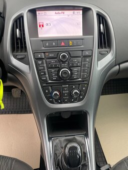 Opel Astra J SPORT TOURER 1.7 CDTI 2012 - 11