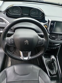 PEUGEOT 2008 - 11