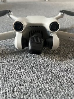Dron DJI Mini 3 Pro se smart ovladačem a příslušenstvím - 11