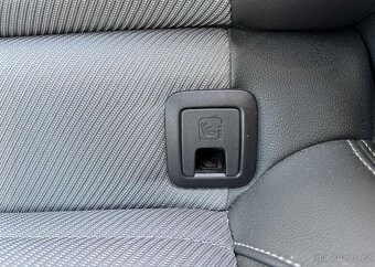 Volkswagen Passat 2.0 TDI RLINE TAŽNÉ DYNAUDIO nafta manuál - 11