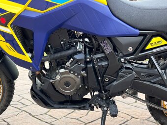 Suzuki V-Strom 800 DE Rally Edition 2023, najeto 11110km - 11