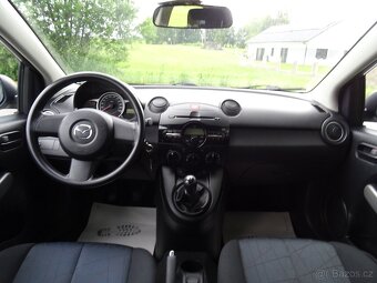 Mazda 2 1,4i 16V 55kW klimatizace, servis jen Mazda - 11