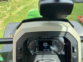 Traktor John Deere 5090 M - 11