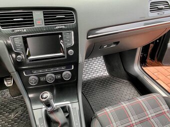 VW Golf GTI 7 2014  - manuál - 11