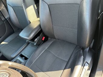 Volkswagen Passat 1.6 Benzín - 11