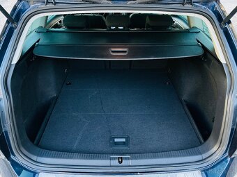 Volkswagen Golf 2.0TDI 110KW VÝHŘEV SENZORY SERVISKA - 11