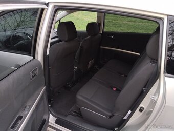 Toyota Corolla Verso 1.8i - 11