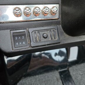 Dětské elektrické autíčko Ford Ranger Wildtrak 4x4 - 11