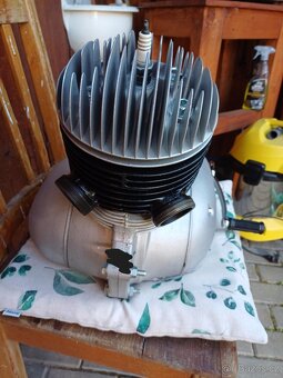 Prodám doklady na JAWA 250/353 + rám + motor - 11