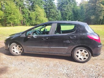 Peugeot 308 1,4 70 kw  2008 najeto 150 000 - 11