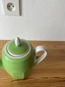 Stará porcelánová konvička - 11