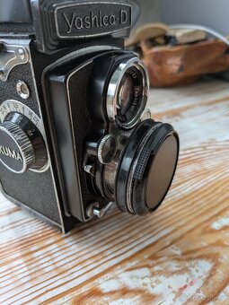 Yashica D - 11