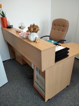 Kompletní kancelářský nábytek – k odběru do 27.6. - 11