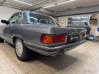 Mercedes-Benz 560 SL - 11