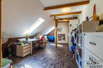 Prodej rodinného domu 819 m², pozemek 9 510 m² - 11
